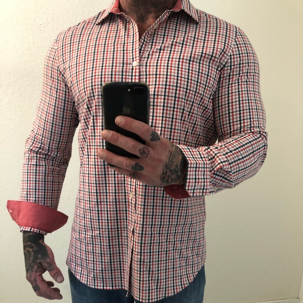 Men’s dress shirt button down